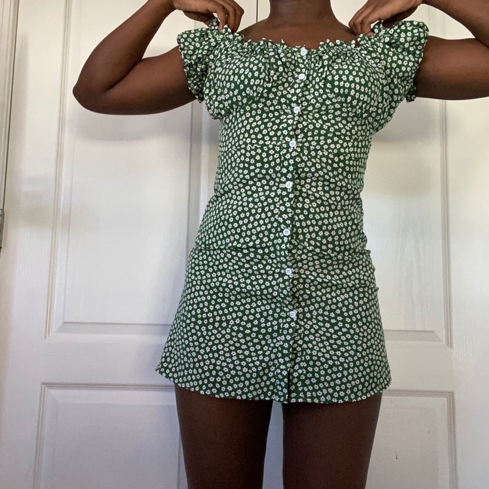 Green Button Puff Sleeve Dress
